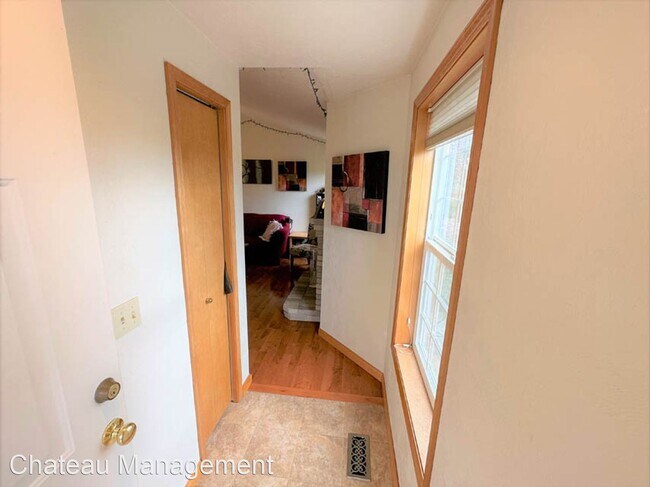 Building Photo - 3 br, 2 bath House - 1008 NE Diane Pl.