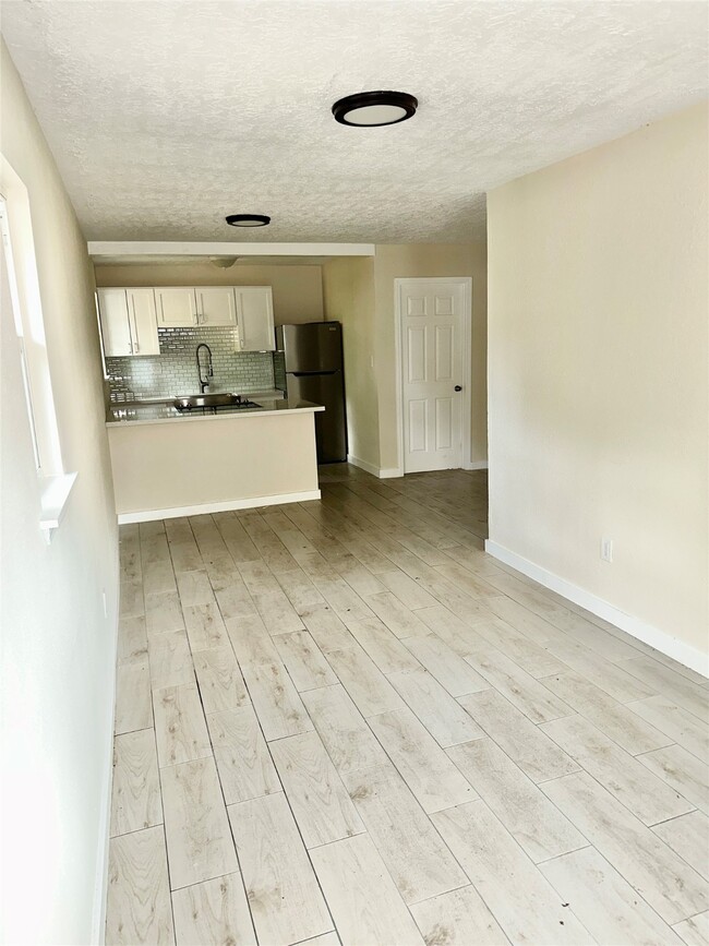 Building Photo - 3718 Moore St