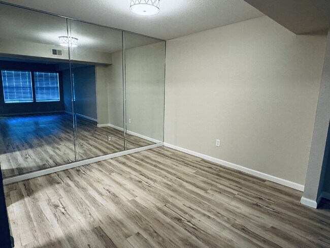Building Photo - Fully Renovated 2BD/2BA in Top-Rated Northville Schools | Water, HOA & Fitness Included! OWNER SP...