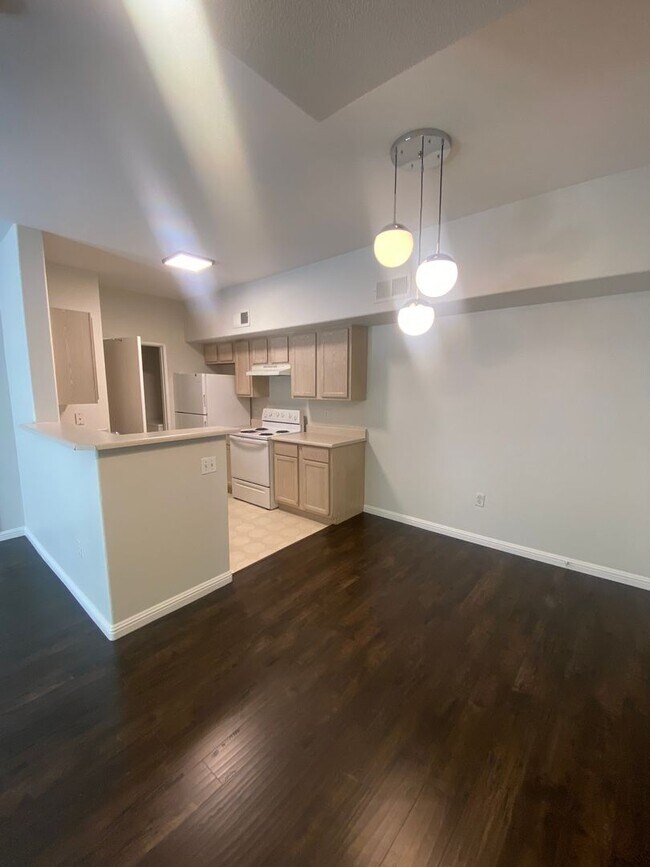 Foto del edificio - Nice 1 bedroom located on the South Strip at Silverado Ranch