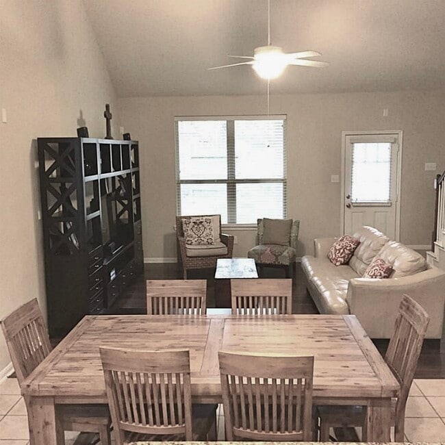 Foto del edificio - 6422 Addlestone Ridge Ln