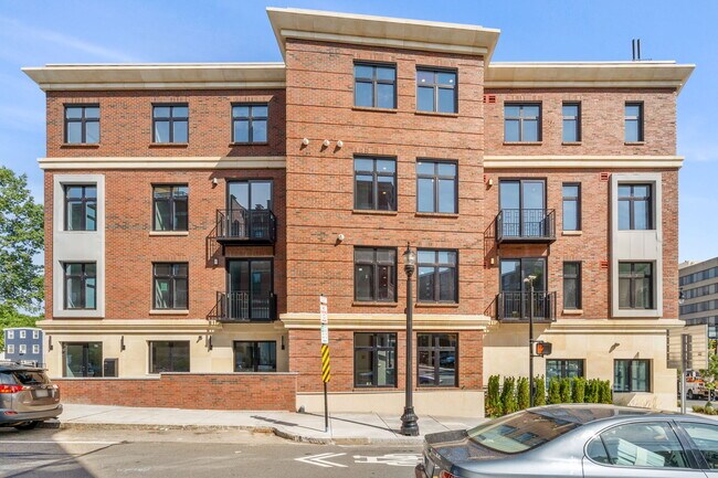 Building Photo - 69 Walnut St
