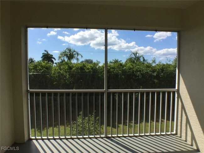 Foto del edificio - 5612 Rose Garden Rd