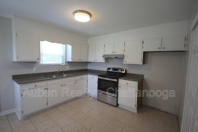 Building Photo - 201 Barnhardt Cir