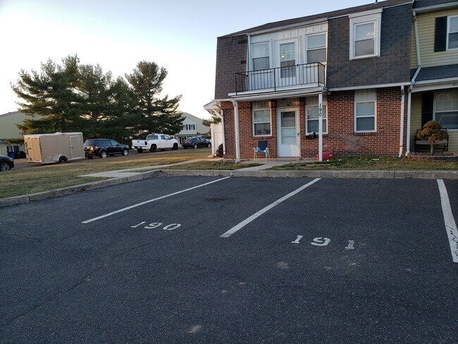 Foto del edificio - 191 Washington Ct