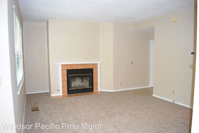 Building Photo - 620 Canyon Woods Ct