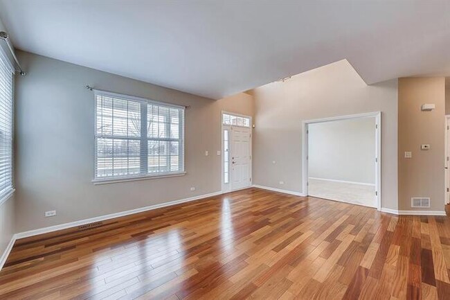 Building Photo - 3032 Seekonk Ave, Elgin, IL, 60124