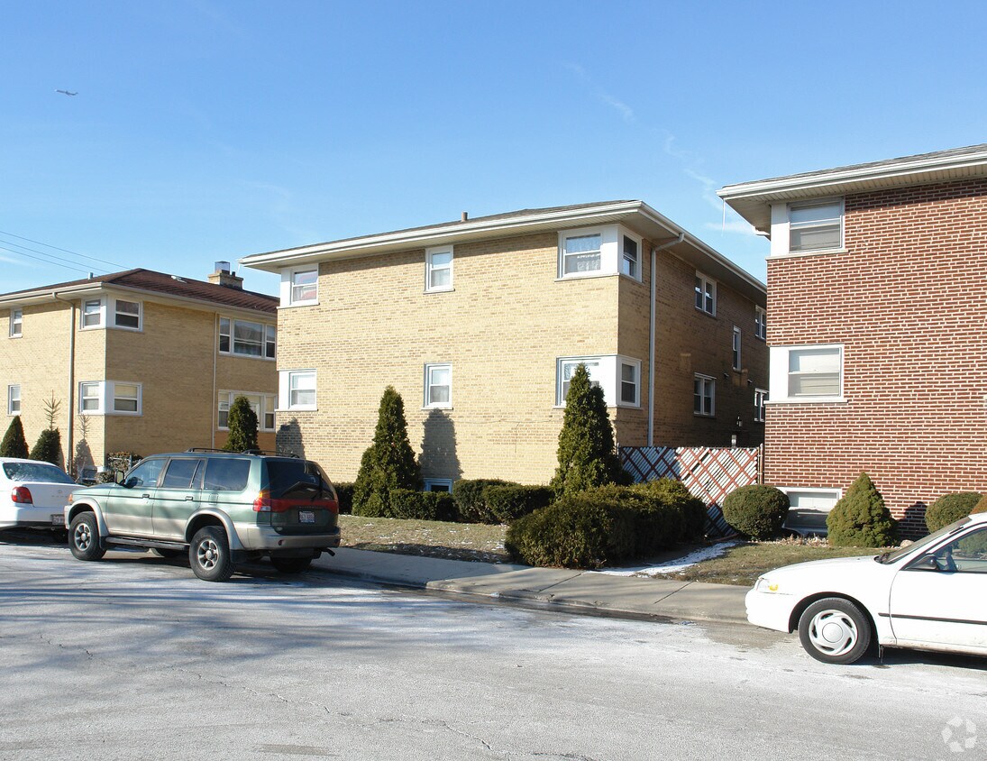 Building Photo - 2830 Lincoln St