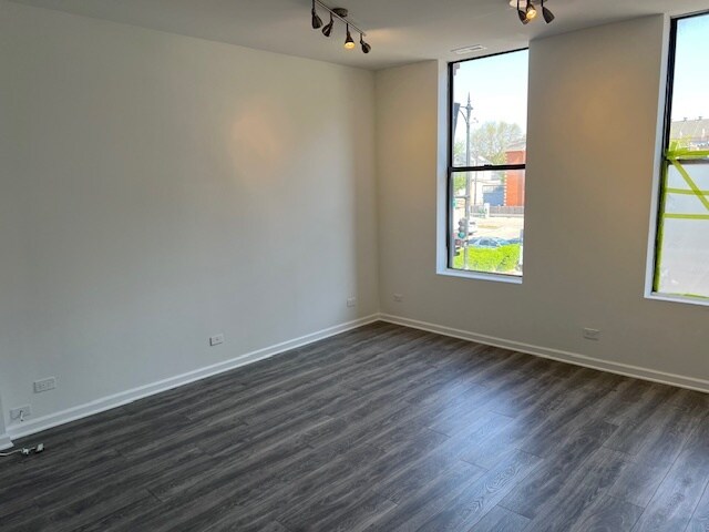 Foto del edificio - 1461 W Fullerton Ave
