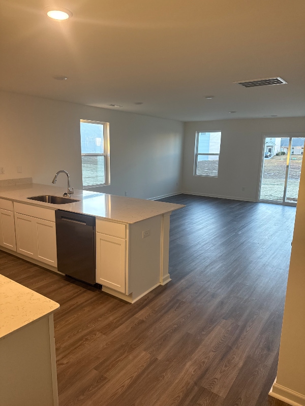 Building Photo - 2413 Brookville Dr