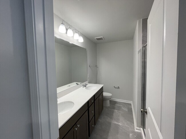 Foto del edificio - 216 Broomside Ave