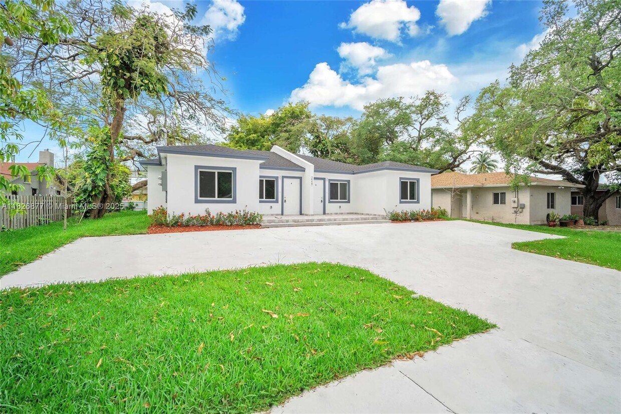 Foto principal - 2448 NW 42nd St