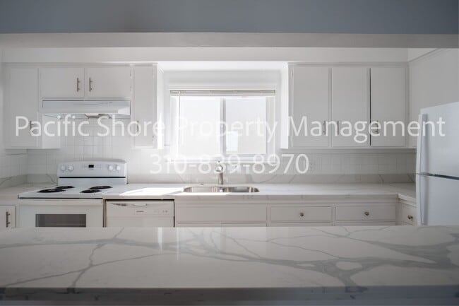 Building Photo - 24 27th Pl