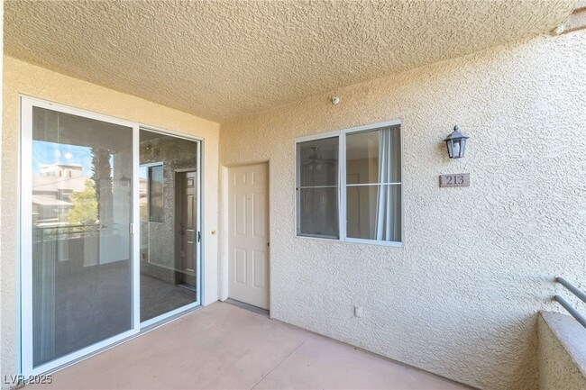 Building Photo - 7115 S Durango Dr