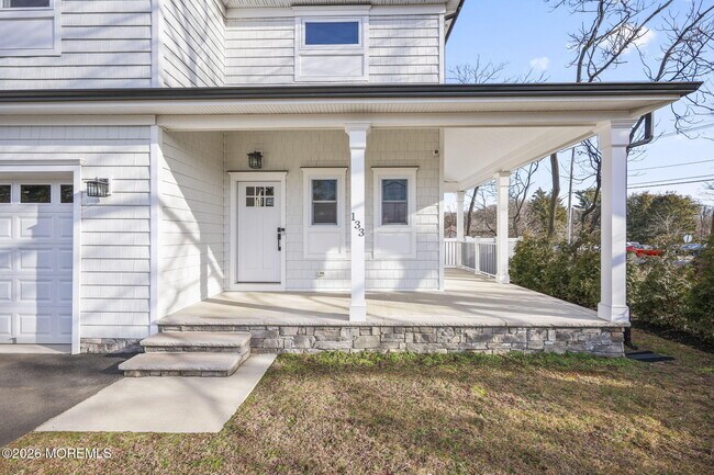 Building Photo - 133 Grant Ave