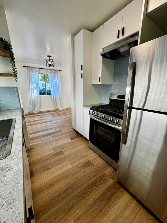 Foto del edificio - 658 W 23rd St