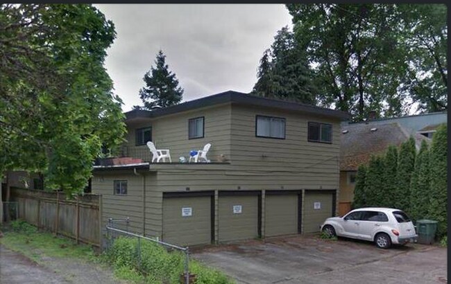 Building Photo - 414 SE 31st Ave