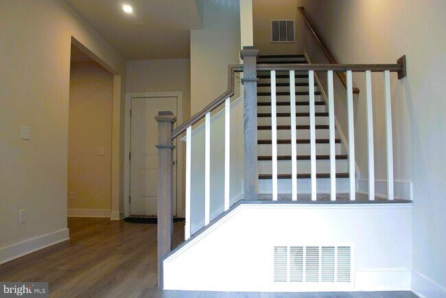 Foto del edificio - 17660 Falcon Heights St