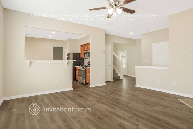 Foto del edificio - 76 Laurelton Cir