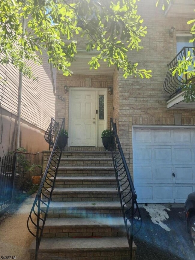 Building Photo - 744 S 12th St