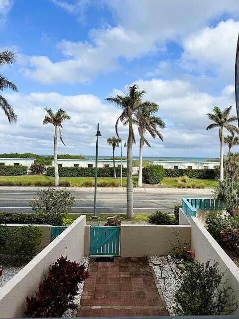 Building Photo - 355 S Ocean Dr
