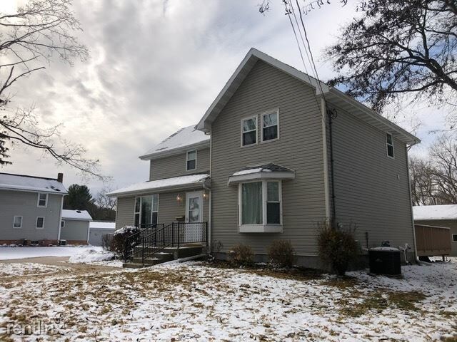 Building Photo - 3 br, 2.5 bath House - 154 River Road
