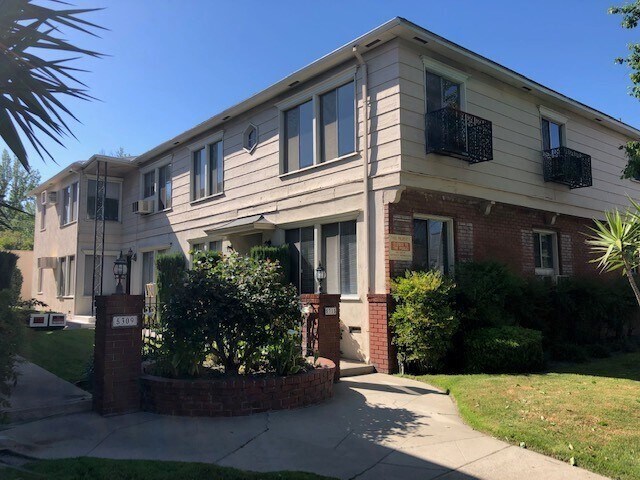 Primary Photo - 5315 Whitsett Ave