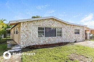 Building Photo - 4441 SW 18th St