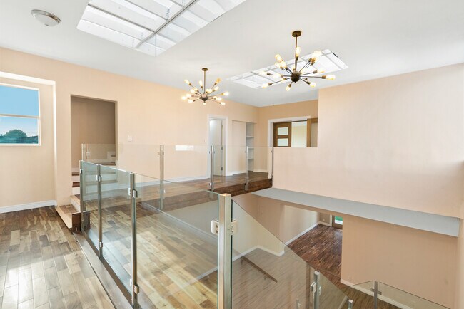 Upstairs Landing - 12213 Havelock Ave