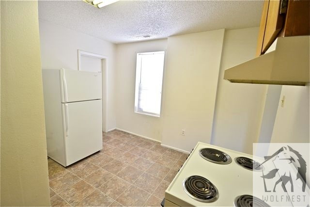 Building Photo - Charming 1 Bed Downtown Apartment
