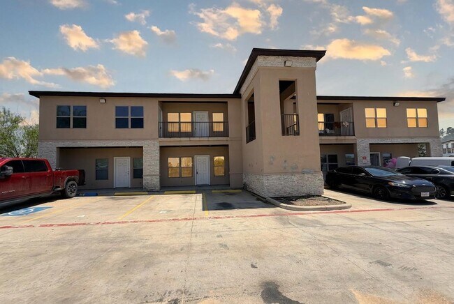 Foto del edificio - 5601 Cuenca Dr