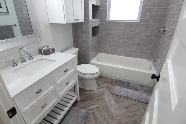 Foto del edificio - 909 E 39th St