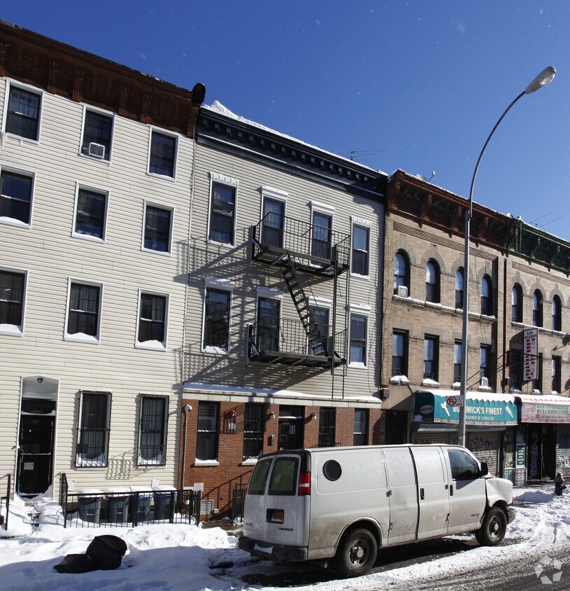 Primary Photo - 245 Irving Ave