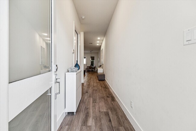 Foto del edificio - 2204 Cortijo Pl