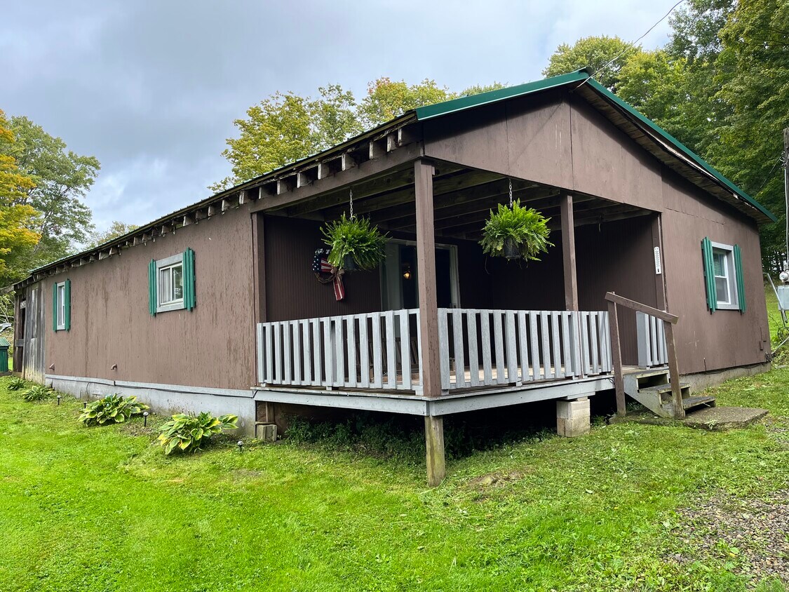 17004 White City Rd, Pleasantville, PA 16341 House Rental in