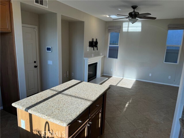 Building Photo - 27525 Sunray Ct
