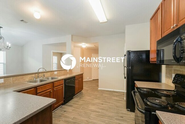 Building Photo - 3 Bedroom Pet-Friendly Home in San Antonio, TX with Main Street Renewal