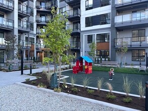 Building Photo - 13458 95 Av