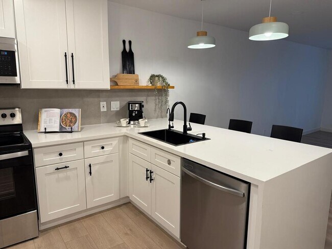 Building Photo - 5239 Arboles Dr