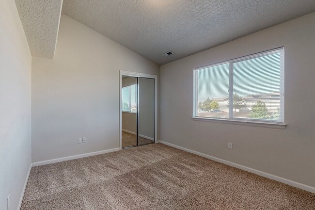 Foto del edificio - VENTANA RANCH 3 Bedroom 3 Bath  2 Car Gara...