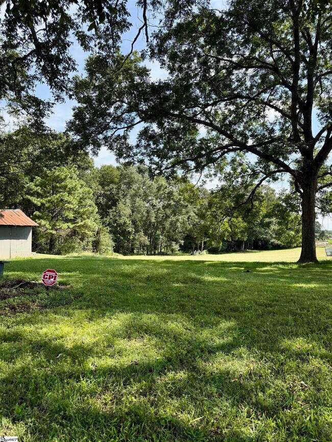 Building Photo - 909 Anderson Ridge Rd