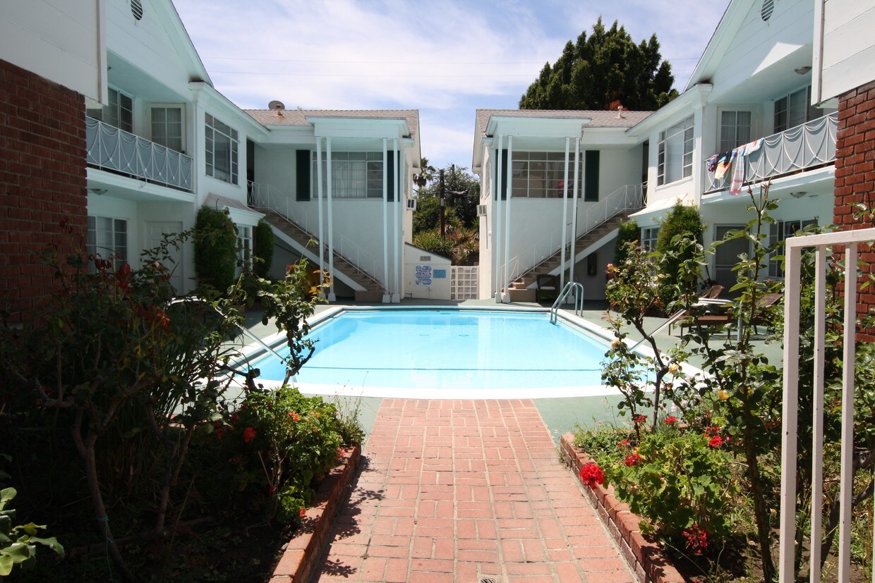 Primary Photo - 12016 Moorpark St