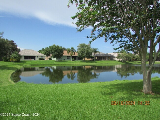 Building Photo - 1882 Woodfield Cir