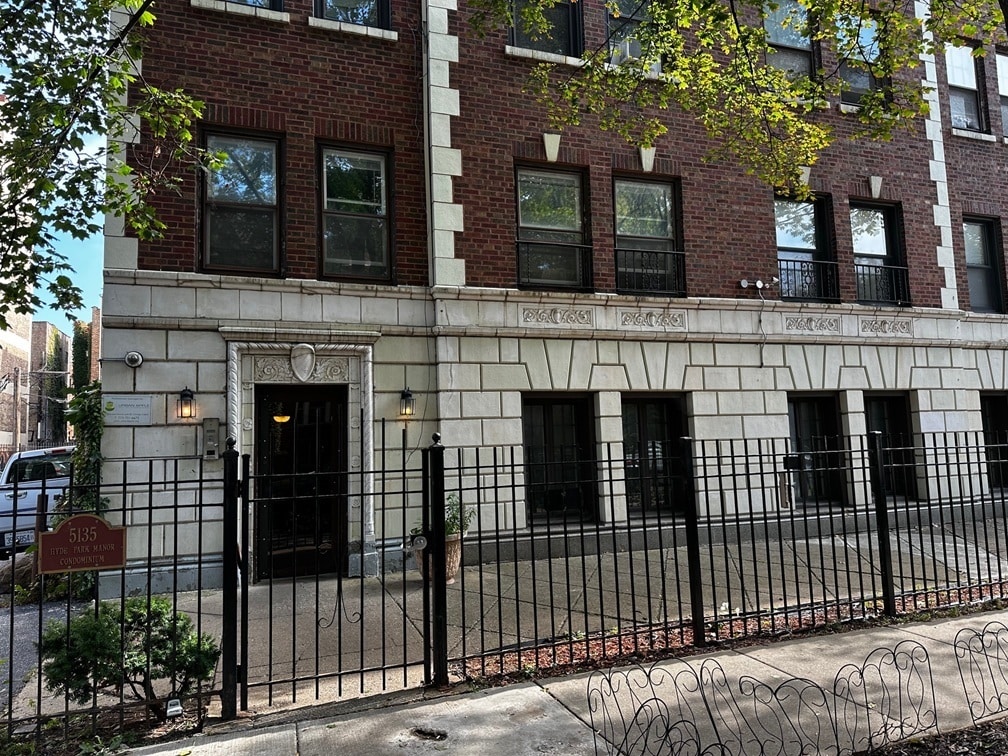 Primary Photo - 5135 S Kenwood Ave