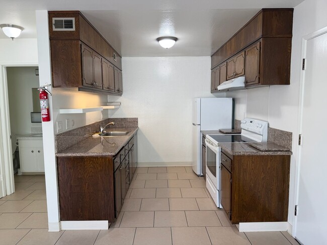 Building Photo - 448 Richmond Dr
