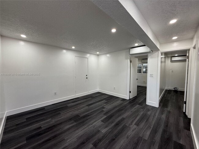 Foto del edificio - 132 NW 32nd Ct