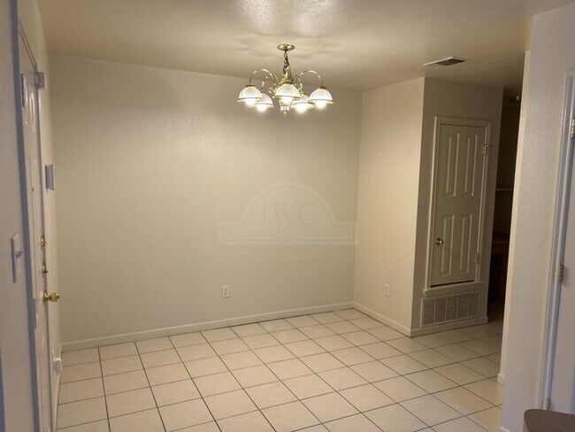 Building Photo - 1204 Nicholas Cir