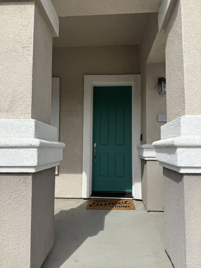 Building Photo - Charming 4-Bedroom, 3-Bathroom Single-Family Home