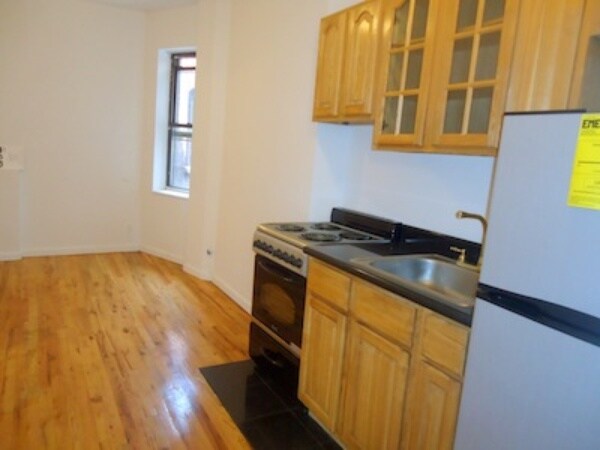 Building Photo - 430 W 46th St