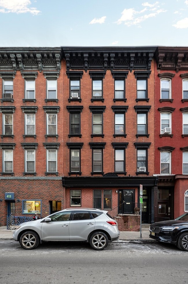 Building Photo - 413a 1st St